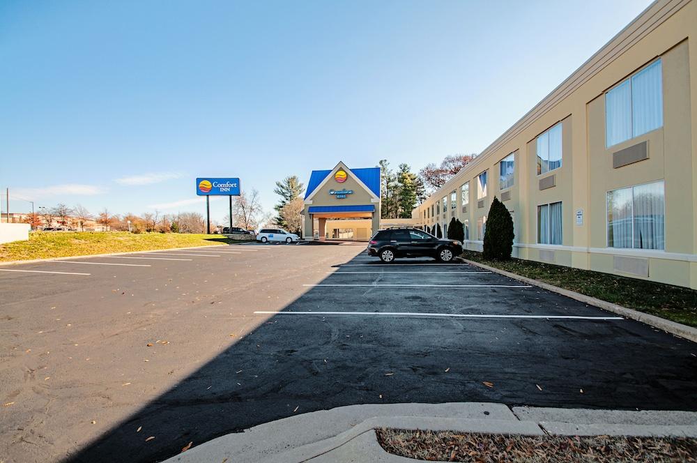 Comfort Inn Falls Church - Tysons Corner Exterior foto