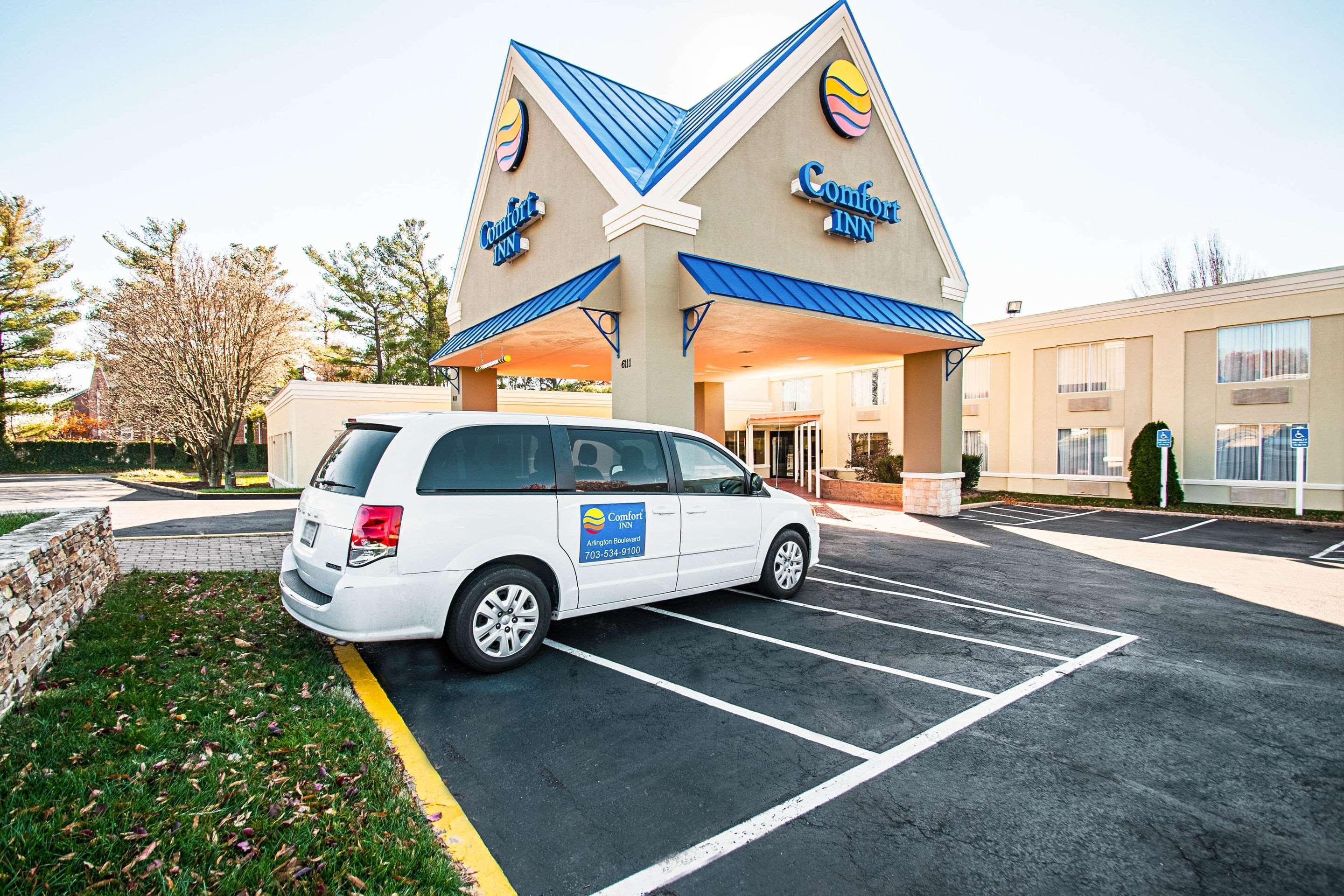 Comfort Inn Falls Church - Tysons Corner Exterior foto