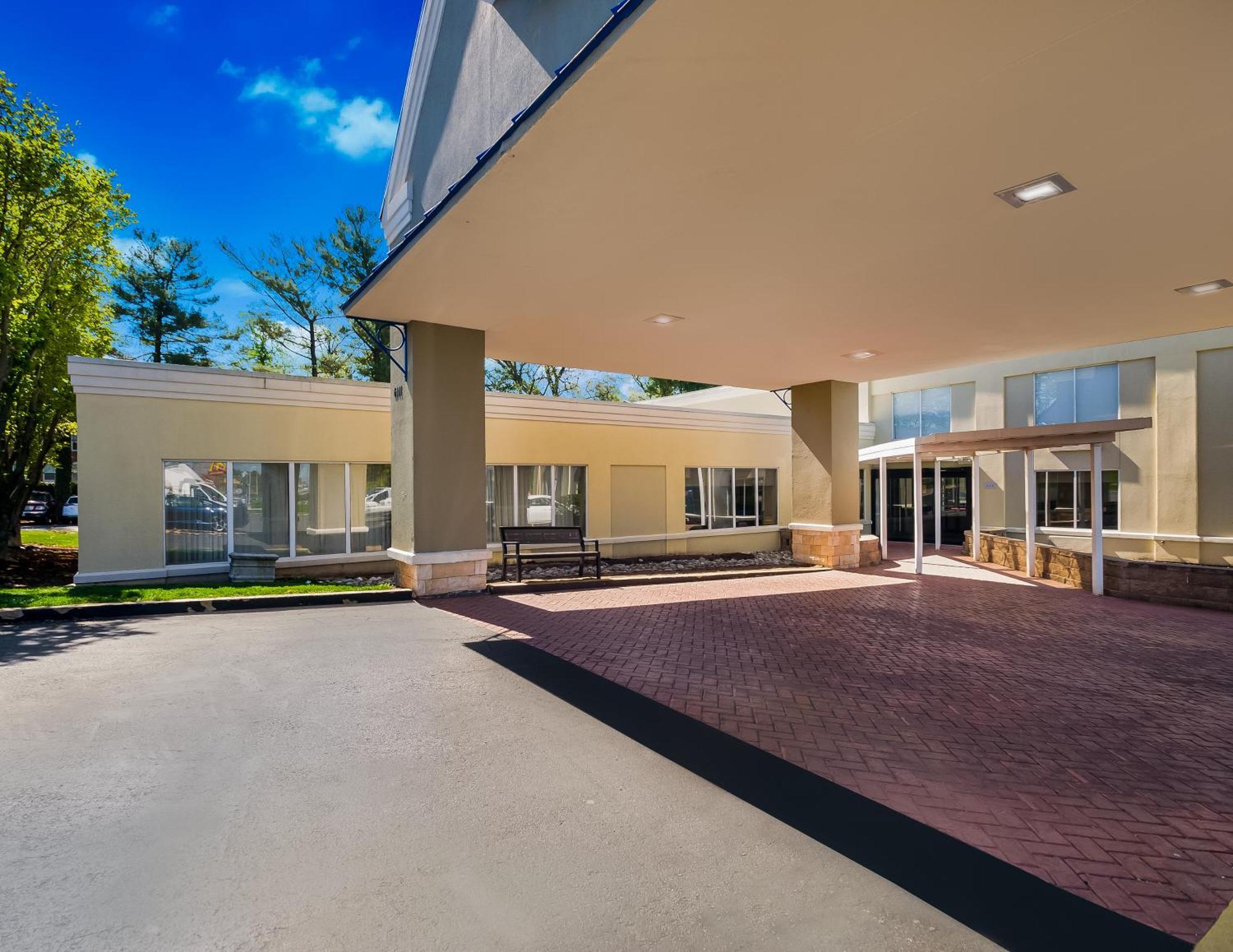 Comfort Inn Falls Church - Tysons Corner Exterior foto