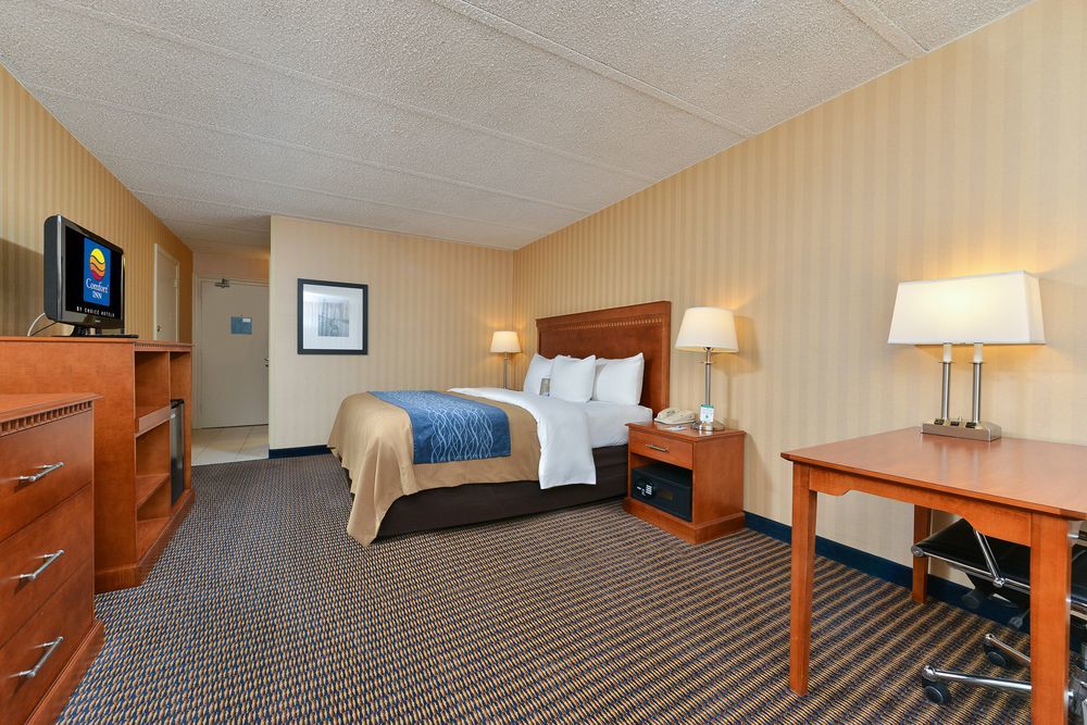 Comfort Inn Falls Church - Tysons Corner Exterior foto