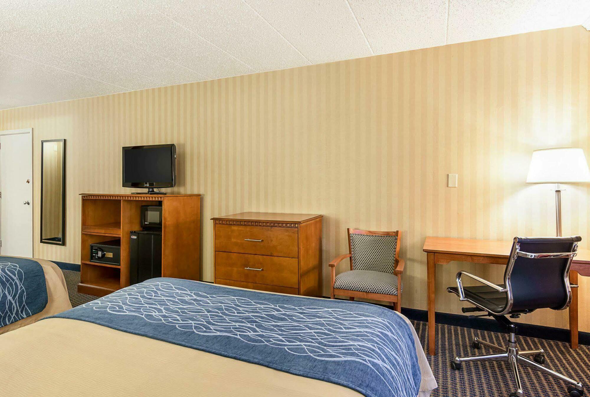 Comfort Inn Falls Church - Tysons Corner Exterior foto