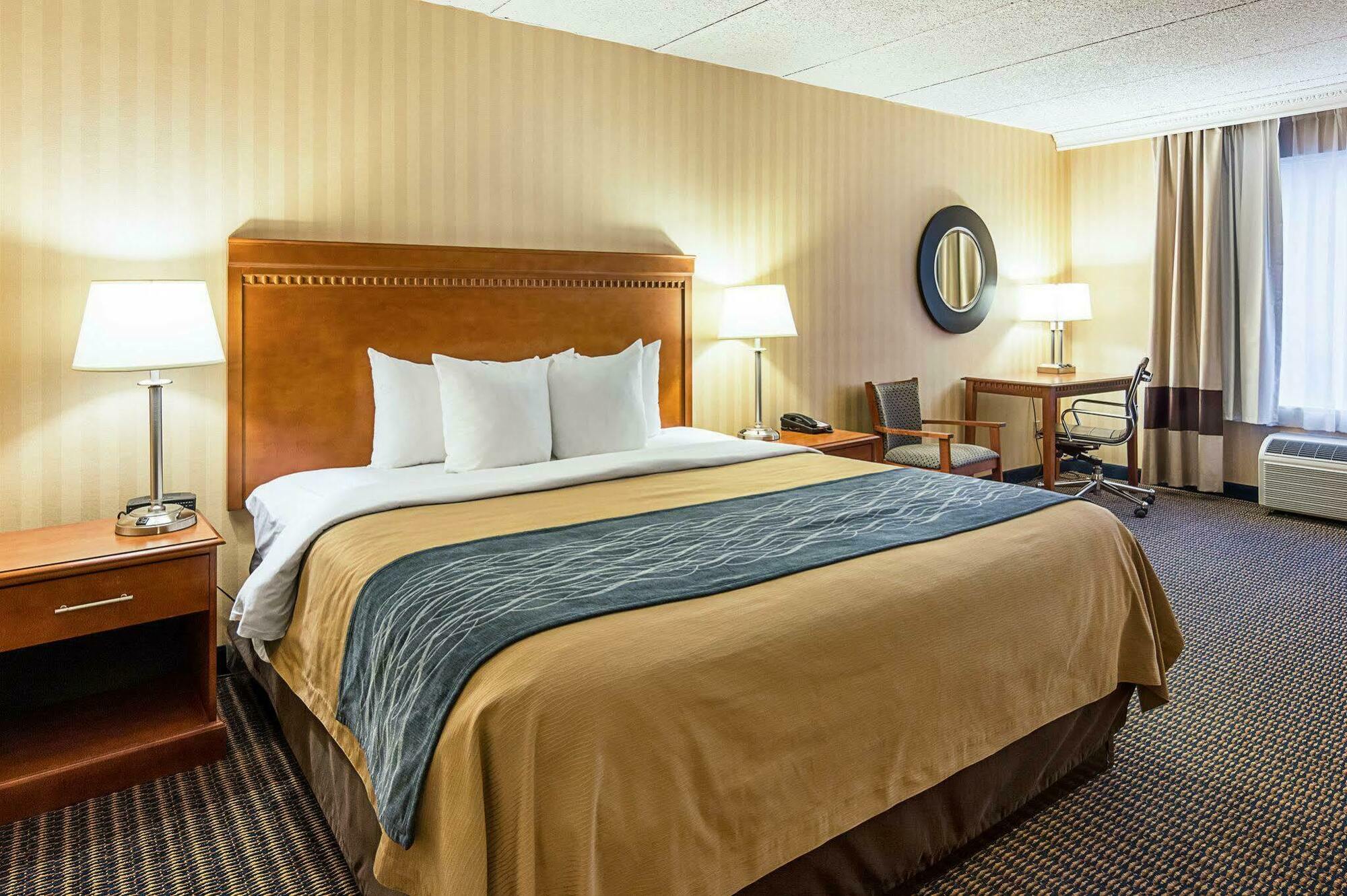 Comfort Inn Falls Church - Tysons Corner Exterior foto