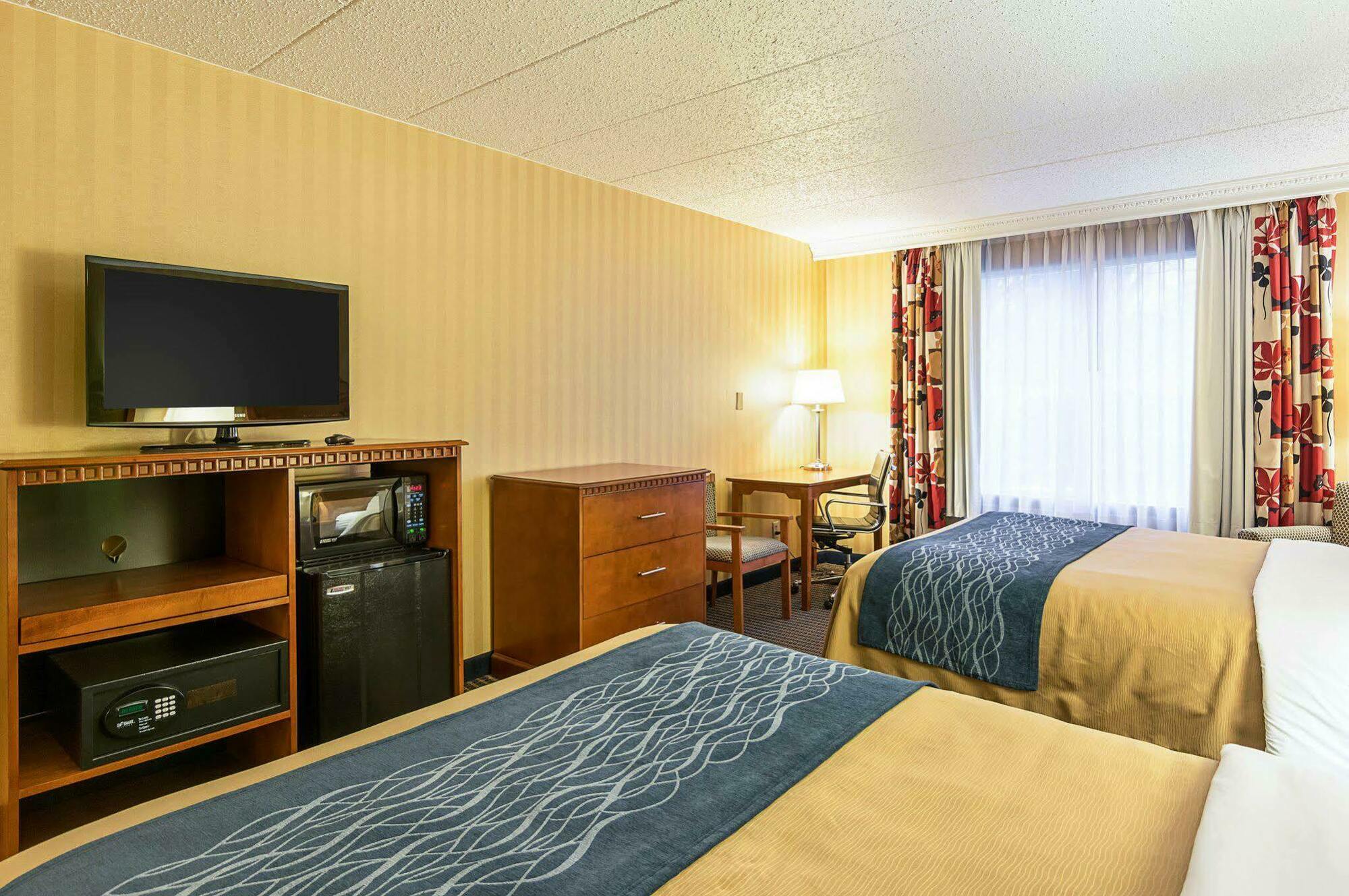 Comfort Inn Falls Church - Tysons Corner Exterior foto