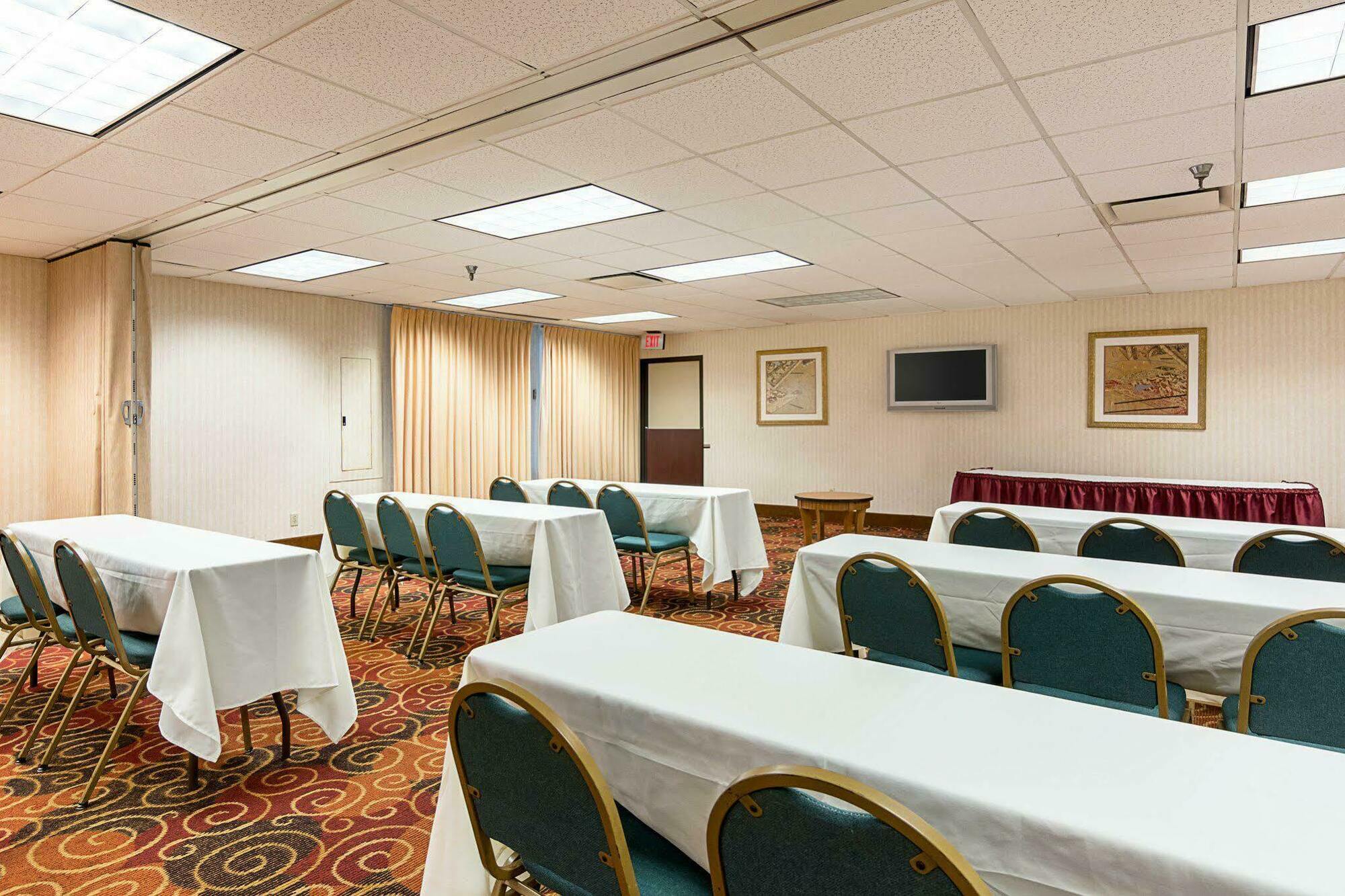 Comfort Inn Falls Church - Tysons Corner Exterior foto