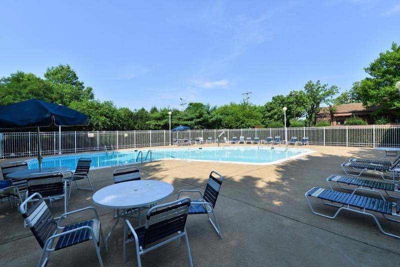 Comfort Inn Falls Church - Tysons Corner Exterior foto